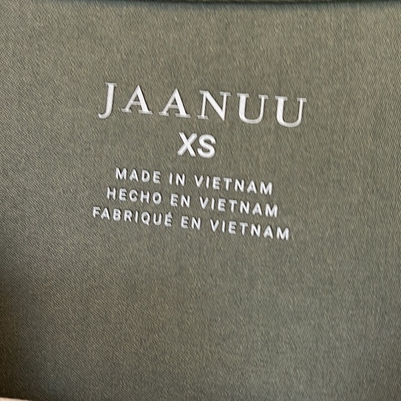 Jaanuu peplum scrub top - Picture 3 of 6